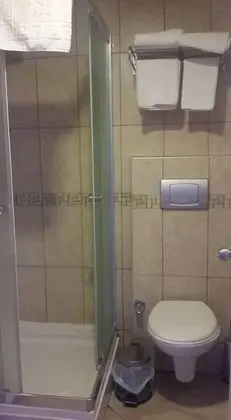 Üç Kişilik Oda