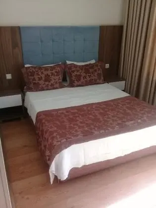 Tek Kişilik, Şehir Manzaralı