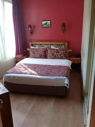 Tek Kişilik, Şehir Manzaralı