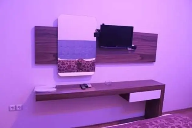 Tek Kişilik, Şehir Manzaralı