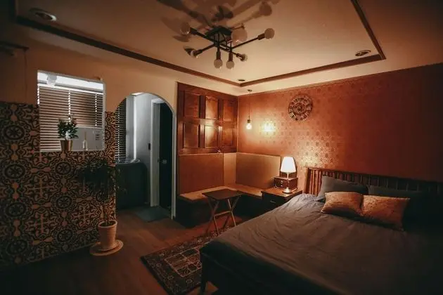 Ev (Antique House)