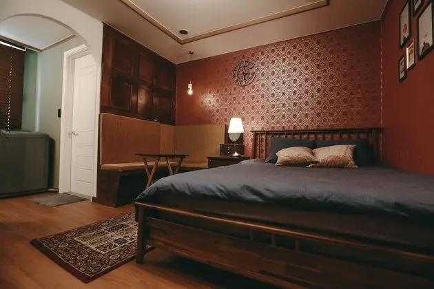 Ev (Antique House)