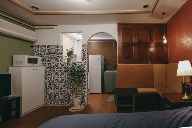 Ev (Antique House)