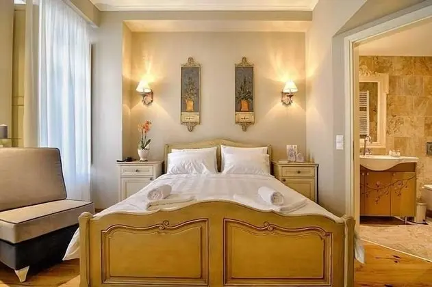Luxury Tek Büyük Yataklı Oda