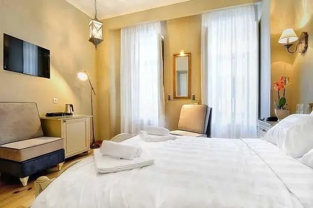 Luxury Tek Büyük Yataklı Oda