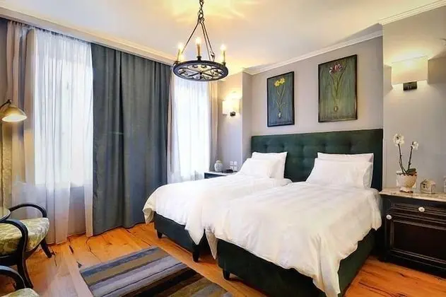 Luxury Tek Büyük Yataklı Oda