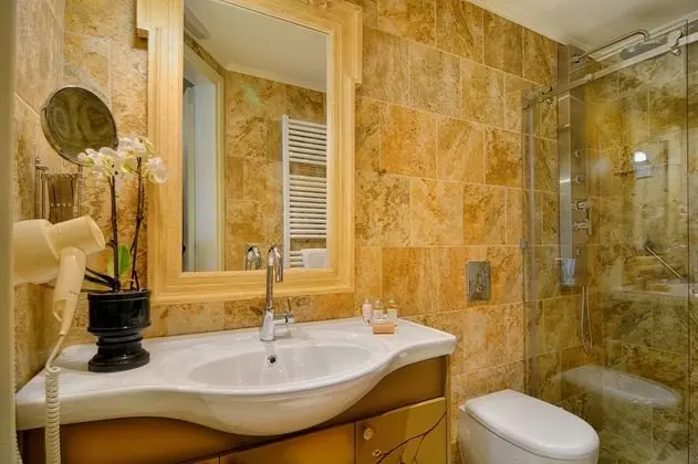 Luxury Tek Büyük Yataklı Oda