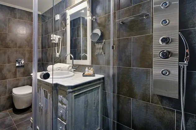 Luxury Tek Büyük Yataklı Oda