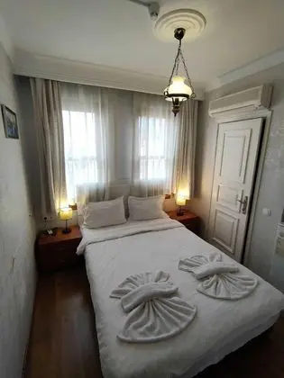 ANTIQUE Three bedroom Apartment