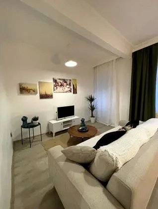 BLUE TWOBEDROOM APART
