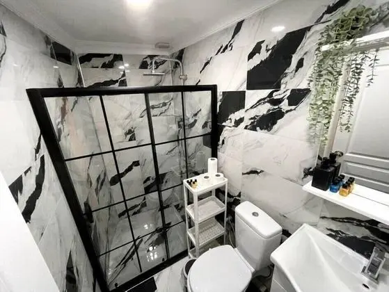 BLUE TWOBEDROOM APART