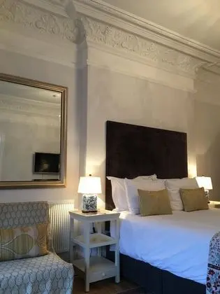 Superior Üç Kişilik Oda, Banyolu/Duşlu