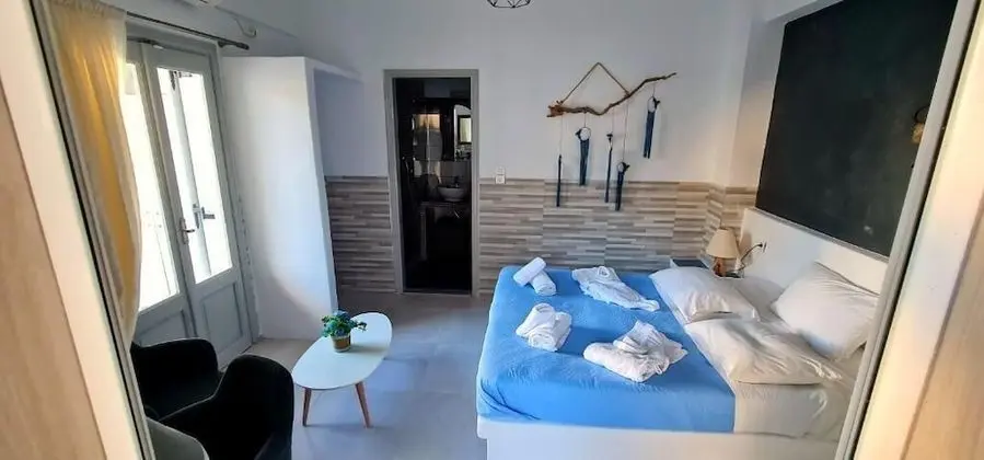 Tek Büyük Yataklı Oda, Havuz Manzaralı