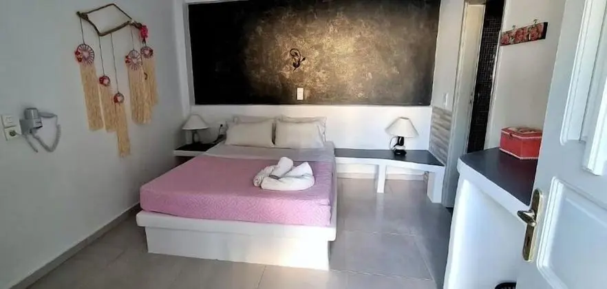 Tek Büyük Yataklı Oda, Havuz Manzaralı