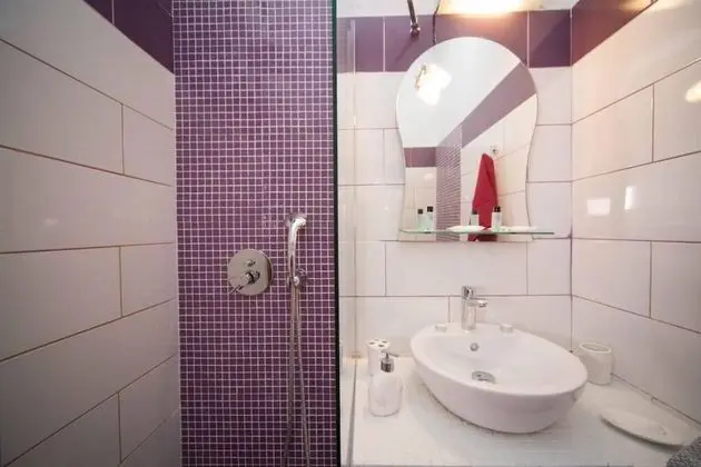 Tek Büyük Yataklı Oda, Havuz Manzaralı