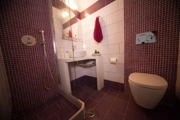 Tek Büyük Yataklı Oda, Havuz Manzaralı
