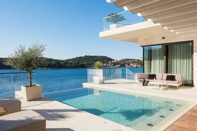 Villa, Engellilere Uygun, Sigara İçilebilir