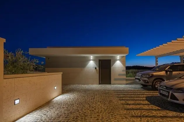 Villa, Engellilere Uygun, Sigara İçilebilir