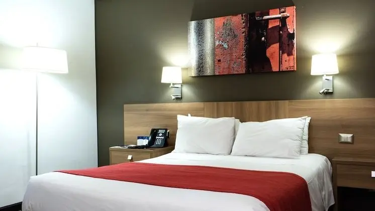 Oda, 1 Çift Kişilik Yatak, Şehir Manzaralı