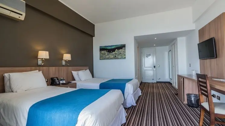 Oda, 2 Tek Kişilik Yatak, Şehir Manzaralı