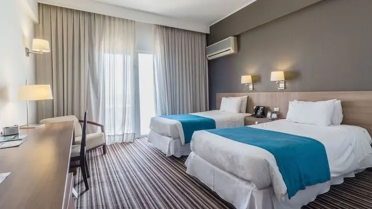Oda, 2 Tek Kişilik Yatak, Şehir Manzaralı