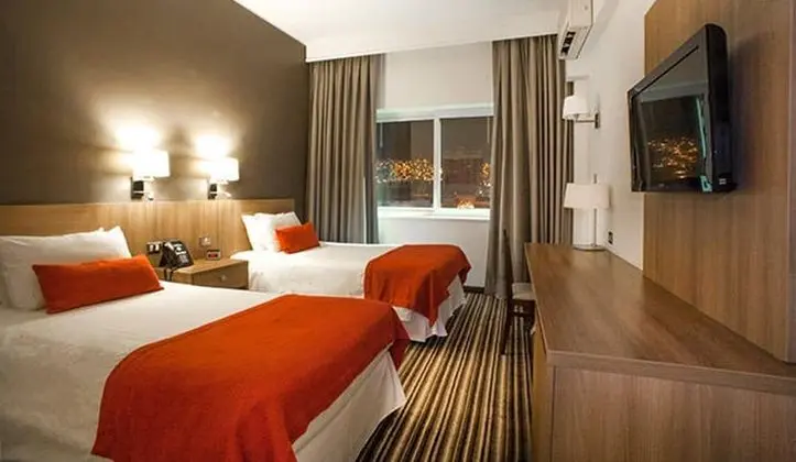 Oda, 2 Tek Kişilik Yatak, Şehir Manzaralı