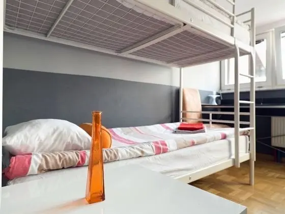 İki Ayrı Yataklı Oda, Sigara İçilmez, Ortak Banyo