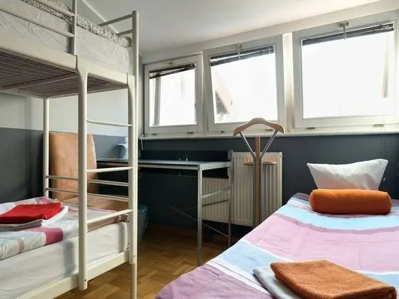 İki Ayrı Yataklı Oda, Sigara İçilmez, Ortak Banyo