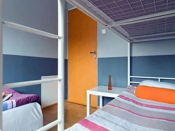 İki Ayrı Yataklı Oda, Sigara İçilmez, Ortak Banyo