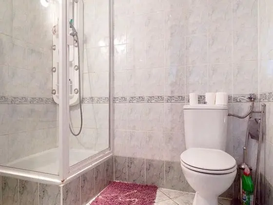 İki Ayrı Yataklı Oda, Sigara İçilmez, Ortak Banyo