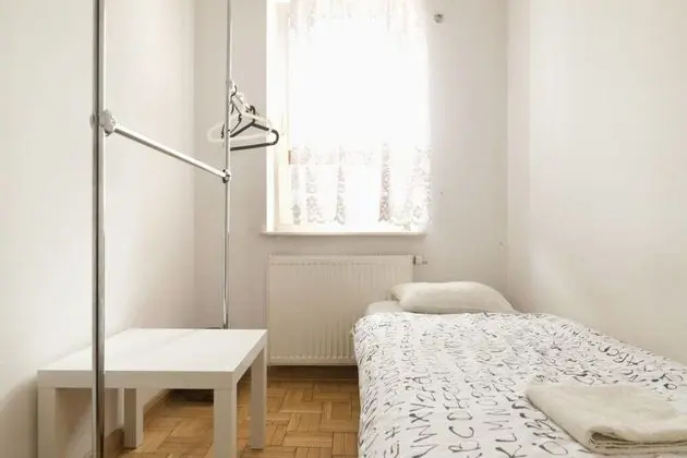 Tek Kişilik Oda, Sigara İçilmez, Ortak Banyo