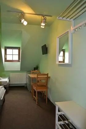 Economy Tek Büyük veya İki Ayrı Yataklı Oda (Attic)