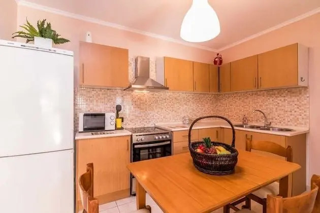 Standard Apart Daire, Bahçe Manzaralı