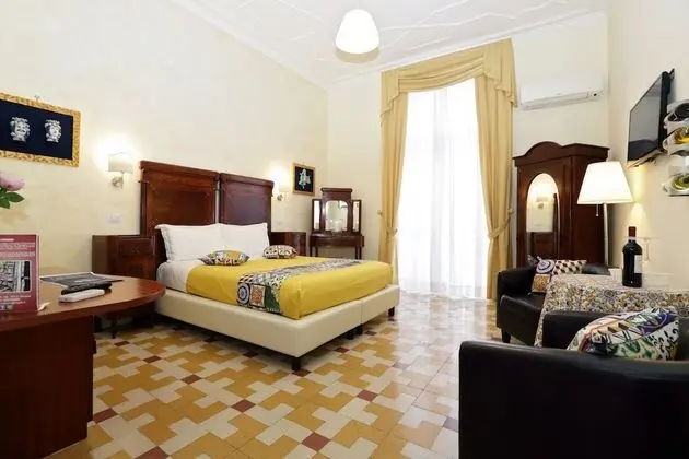 Classic Oda, 1 Büyük (Queen) Boy Yatak