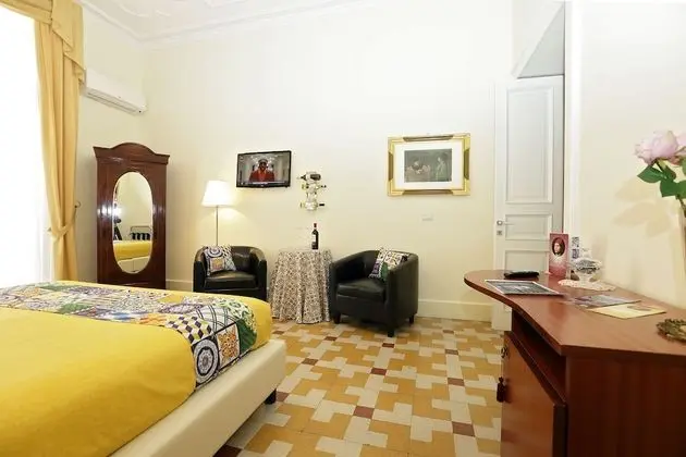 Classic Oda, 1 Büyük (Queen) Boy Yatak