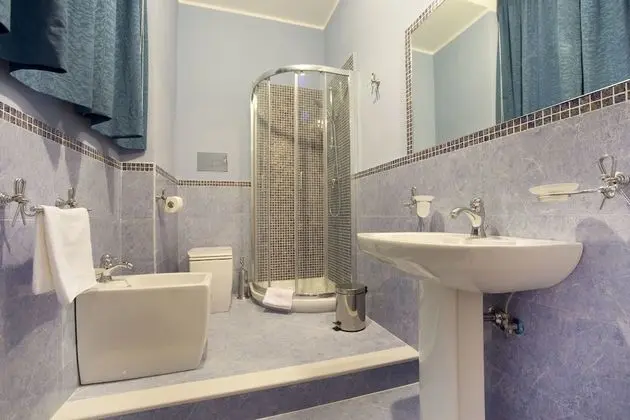 Classic Oda, 1 Büyük (Queen) Boy Yatak