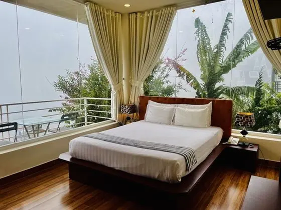 Deluxe Tek Büyük Yataklı Oda, 1 Büyük (Queen) Boy Yatak, Balkon, Dağ Manzaralı