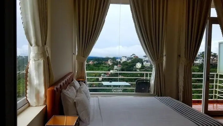 Deluxe Tek Büyük Yataklı Oda, 1 Büyük (Queen) Boy Yatak, Balkon, Dağ Manzaralı