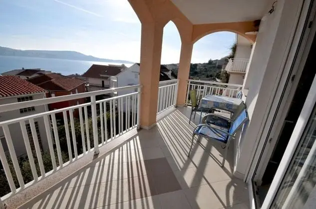 Classic Apart Daire, 2 Yatak Odası, Deniz Manzaralı (Apartment 2)