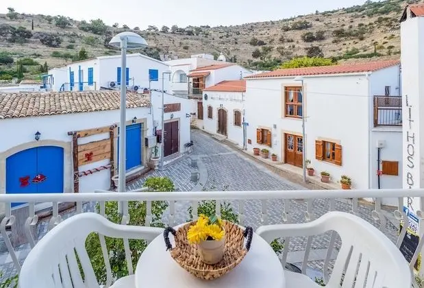 Stüdyo, Bahçe Manzaralı