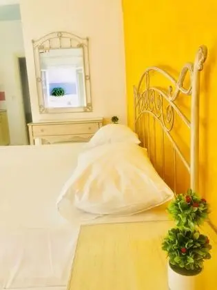 Superior Stüdyo, Havuz Manzaralı