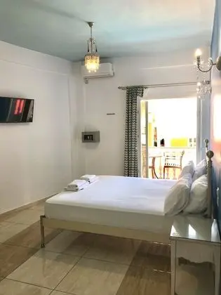 Superior Stüdyo, Havuz Manzaralı