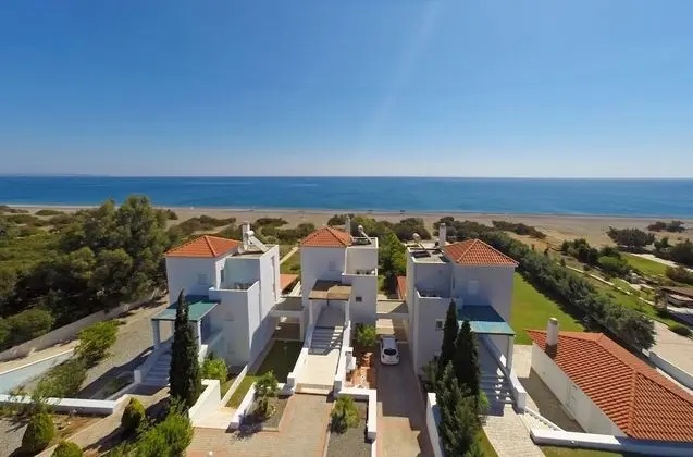 Superior Villa, 4 Yatak Odası, Kişiye Özel Havuzlu, Denize Sıfır