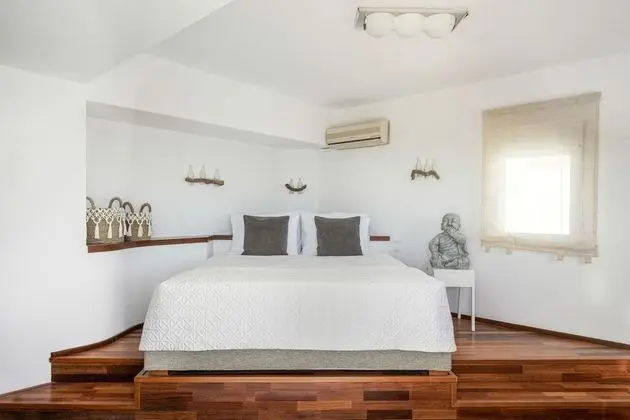 Superior Villa, 4 Yatak Odası, Kişiye Özel Havuzlu, Denize Sıfır