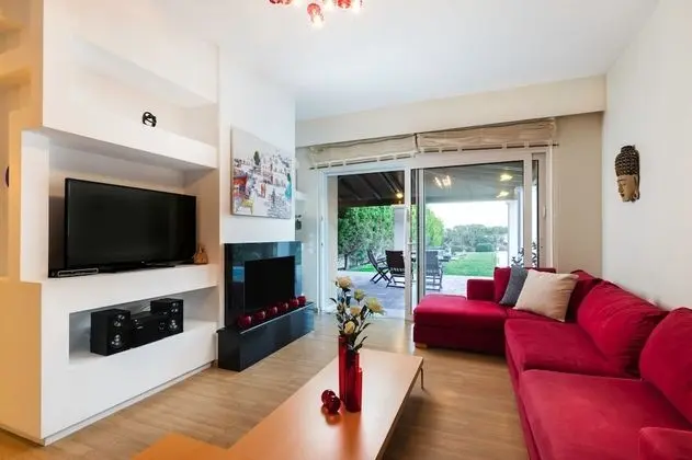 Superior Villa, 4 Yatak Odası, Kişiye Özel Havuzlu, Denize Sıfır