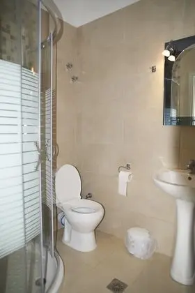 Üç Kişilik Oda