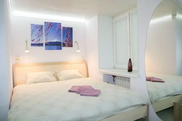 Stüdyo, Bahçe Manzaralı