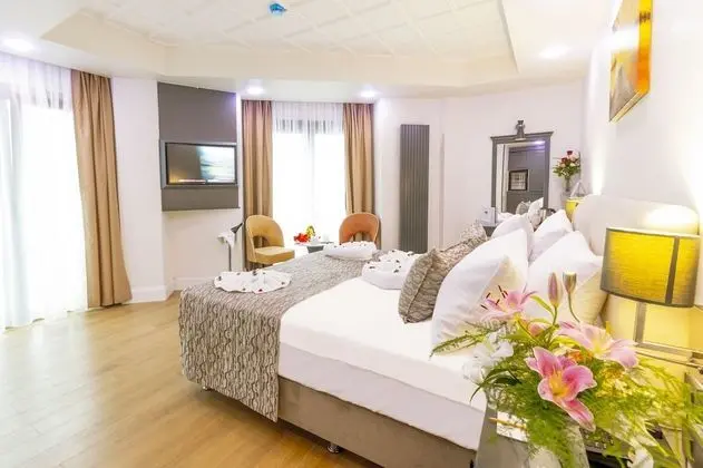 Deluxe Tek Büyük veya İki Ayrı Yataklı Oda, Köşe