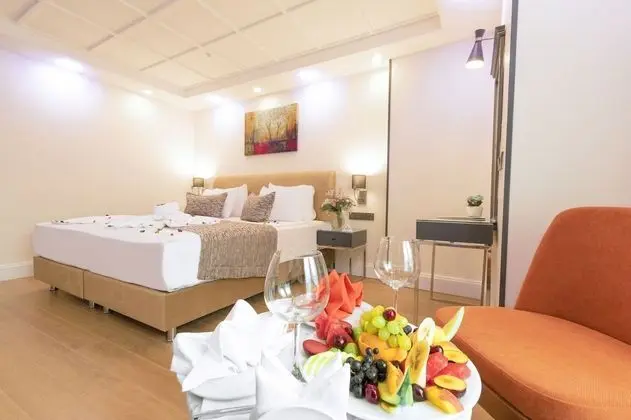 Üç Kişilik Oda (with Sofa Bed)