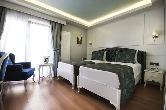 Superior Tek Büyük veya İki Ayrı Yataklı Oda